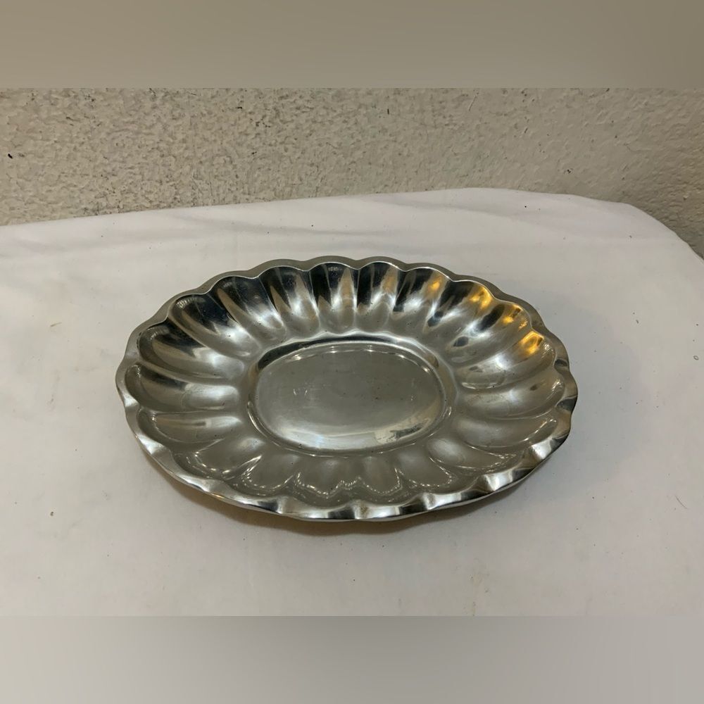 Ann Mary collection Scallop Edge Platter Tray Pewter Polished Finish 9x6.5
